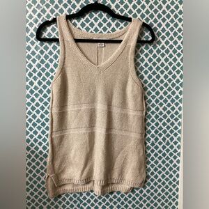 Liz Claiborne Women's Cream knitted Tank top size medium